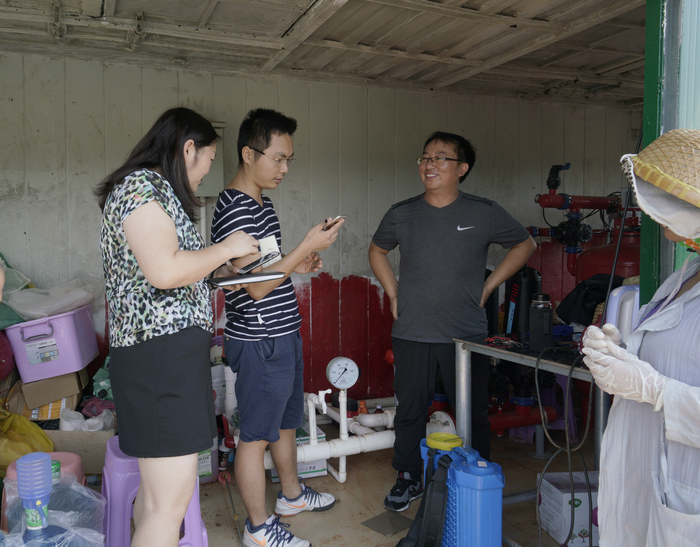 _DSC6088-2018.5.11－7试验基地工棚既是灌溉泵房，也是办公室，还是仓库。.jpg
